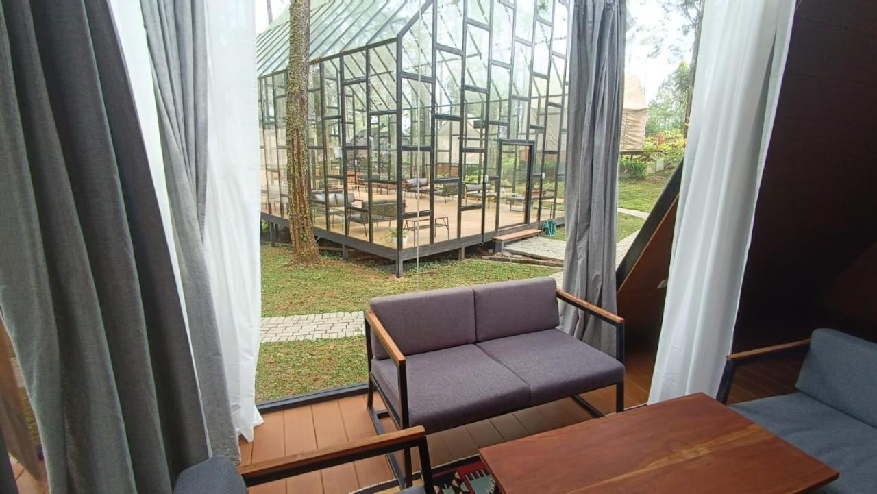 למבאנג Villa Cikole Kalaras מראה חיצוני תמונה